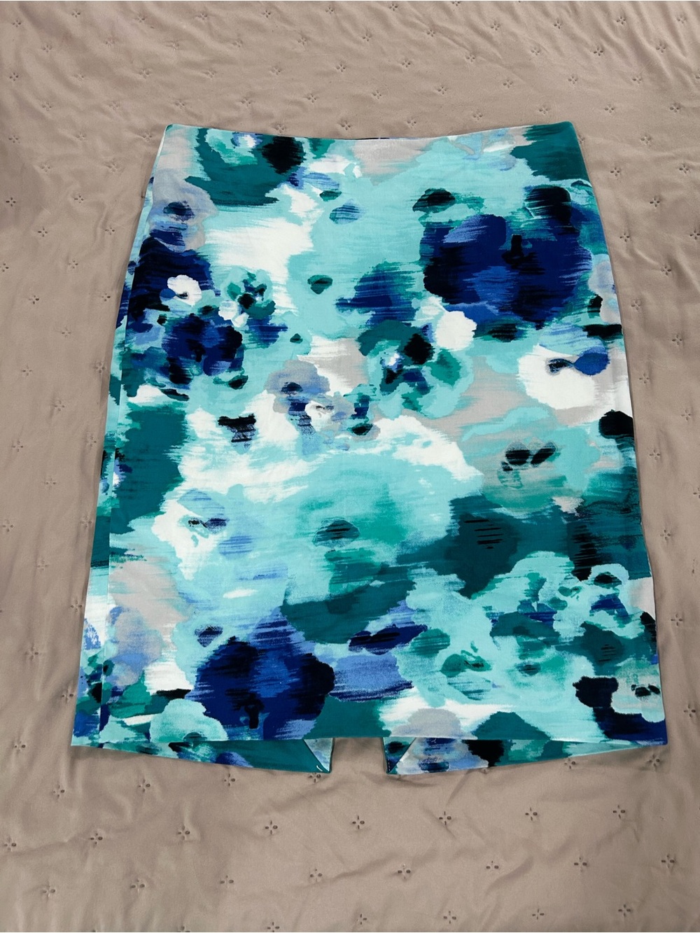 White House Black Market Aqua, Teal and Navy Floral Pencil Skirt
